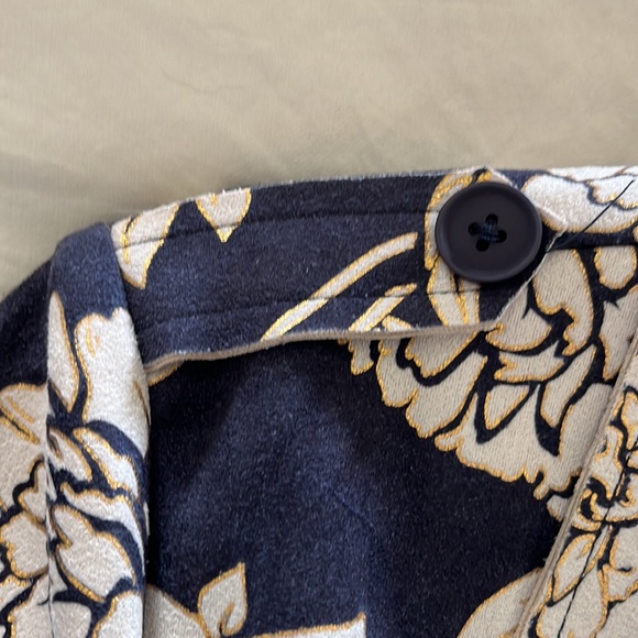 NWOT Navy jacket with white floral print and gold metallic accents. - Picture 6 of 6